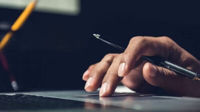 Header pen and laptop